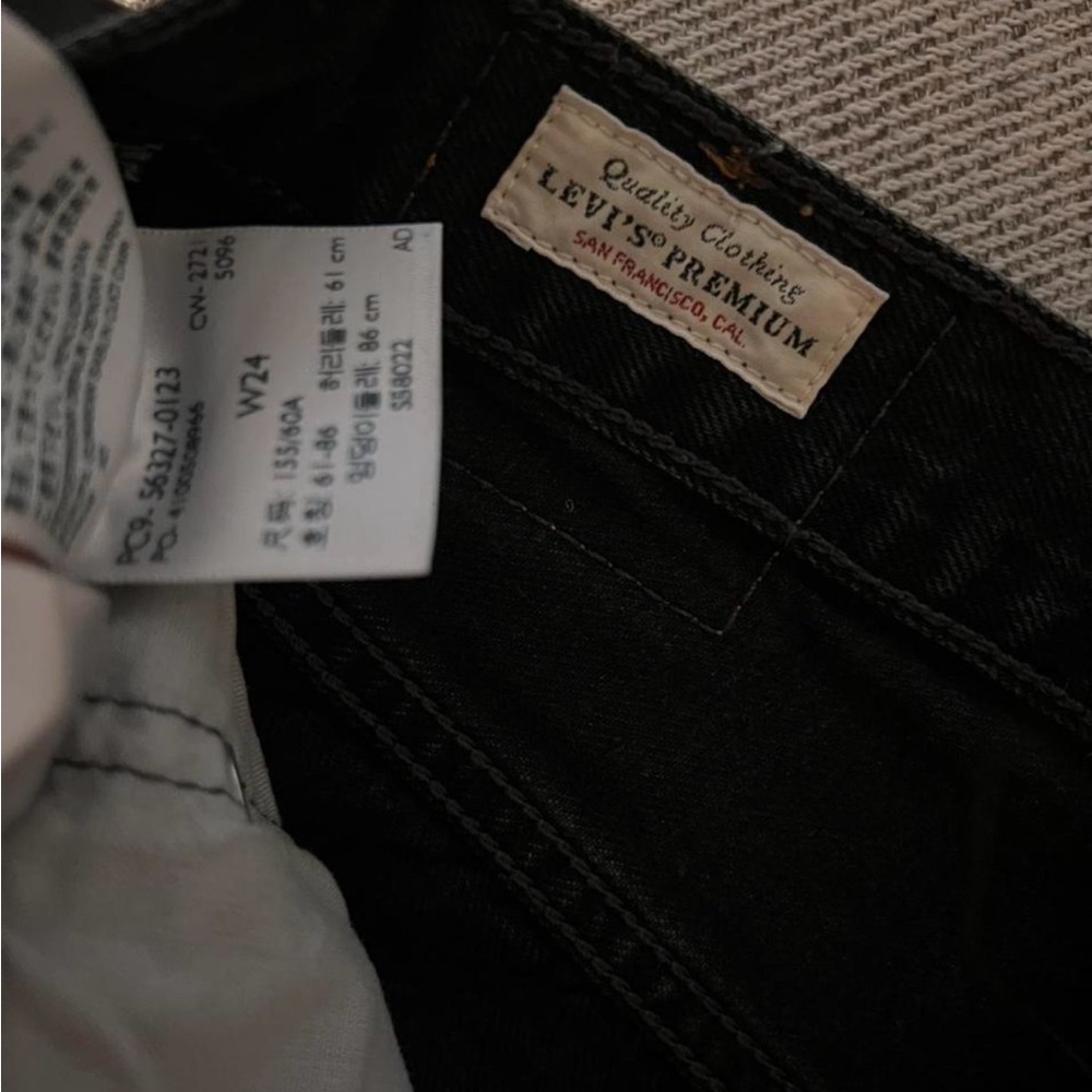LEVI’S Women's Black Distressed Denim Shorts - Picture 2 of 3